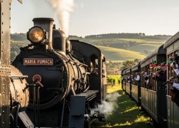 O Expresso de Hogwarts brasileiro? Trem de luxo na Serra Gaúcha serve vinhos premiados e alta gastronomia em vagões de 1930 preservados