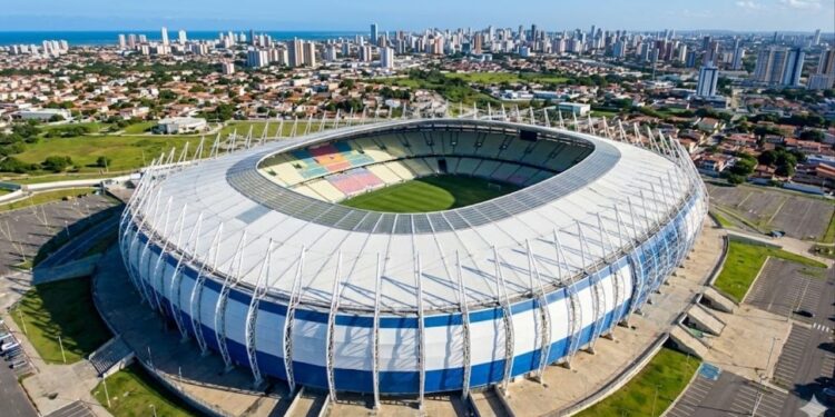 Com capacidade para 63.903 pessoas e uma cobertura que reduz o calor, a Arena Castelão de 1973 virou o maior palco do futebol e de shows no Ceará
