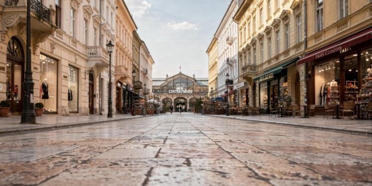Com seu calçadão de 1,3 km e prédios do século XIX, a rua em Budapeste virou o coração do comércio húngaro e o destino favorito dos turistas