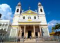 Com seus 62 metros de extensão e mármores trazidos da Itália, a basílica de 1909 virou a sede monumental do Círio de Nazaré no coração do Pará