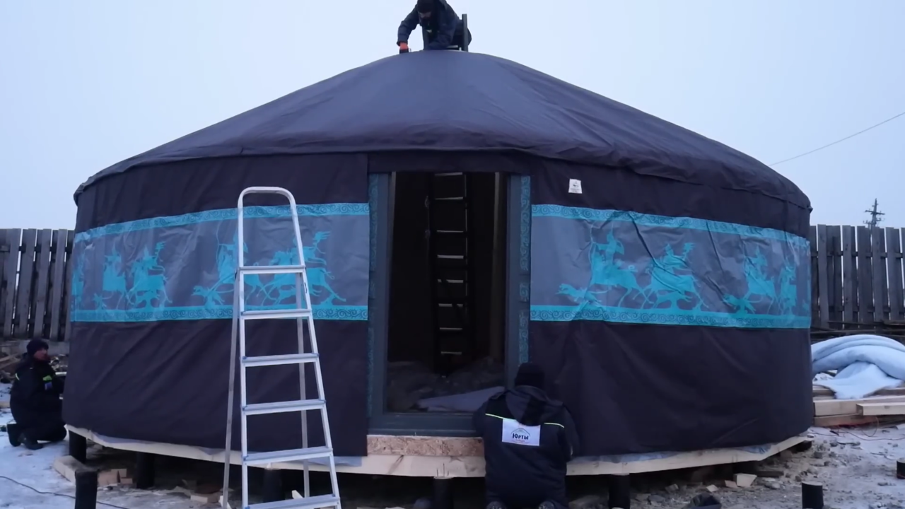 Eles construíram uma casa simples e barata seguindo apenas esses passos