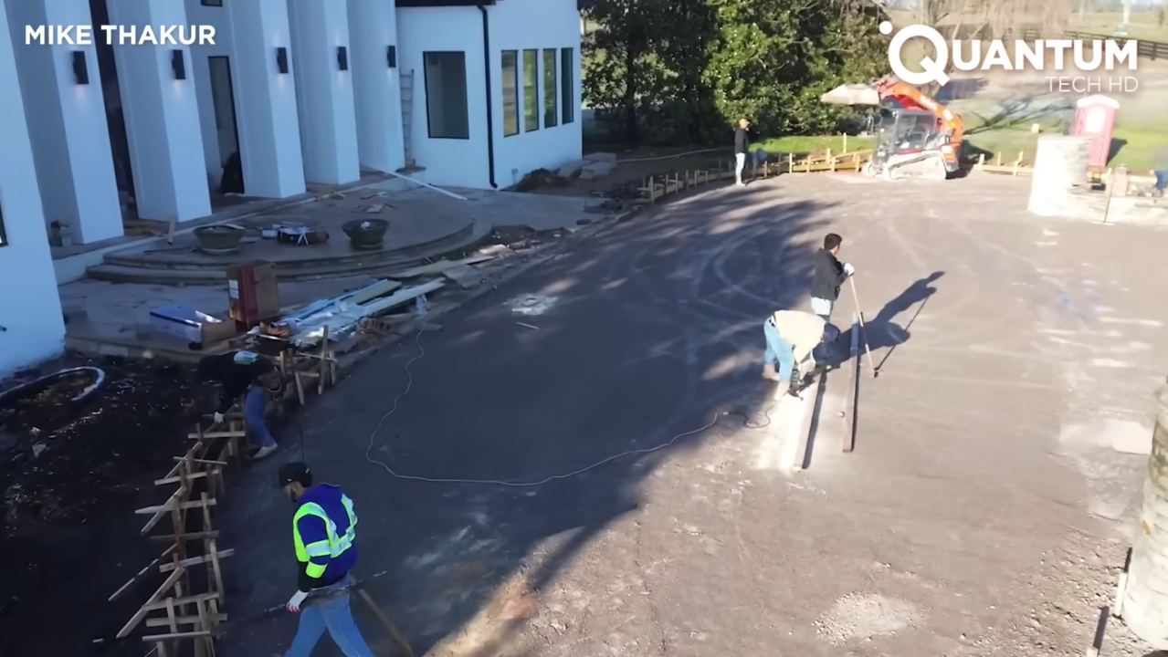 Família reconstrói uma mansão destruída pelo fogo enfrenta prejuízos milionários inesperados