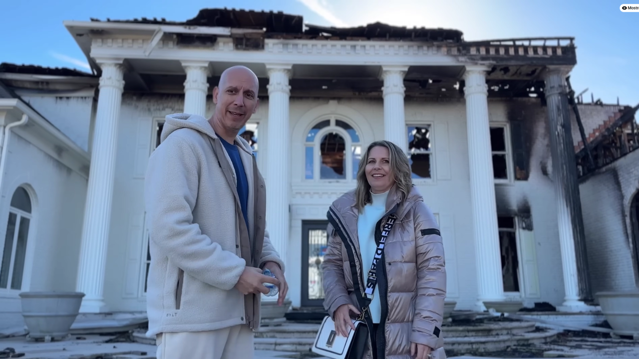 Casal compra casa incendiada por US$ 1.500.000 e transformaram em uma mansão de luxo