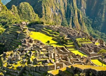 Cusco é patrimônio mundial com história milenar e cultura viva // Créditos: depositphotos.com / Leonid_Andronov