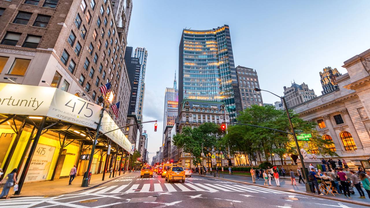 Com 10 km de extensão e as vitrines mais luxuosas do planeta, a 5ª Avenida em Nova York virou a rua mais cara e famosa do comércio mundial