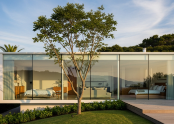 Casa moderna com 2 quartos, 1 banheiro e fachada de vidro para famílias com renda até R$15.000