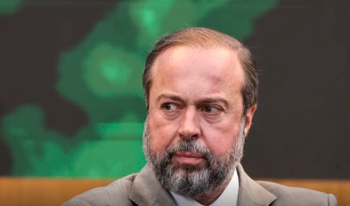 Ministro cobra solução para Vale