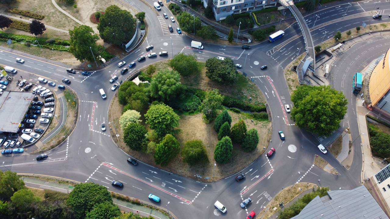 Propriedades filtrantes de um mineral microporoso que retém toxinas e metais pesados da água