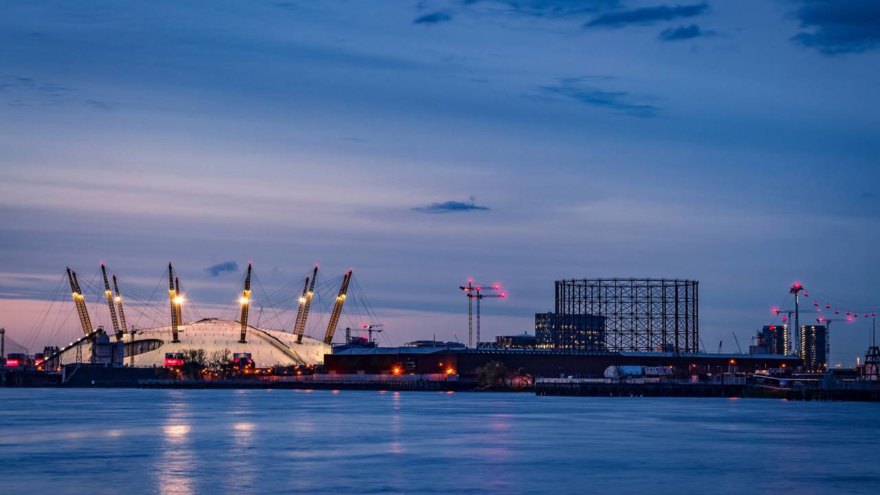 Com sua cúpula icônica de 365m e 20 mil assentos, a estrutura virou a arena de shows mais movimentada do mundo