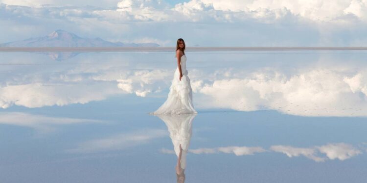 Salar de Uyuni: o espelho infinito e os segredos do maior deserto de sal do mundo // Créditos: depositphotos.com / sunsinger