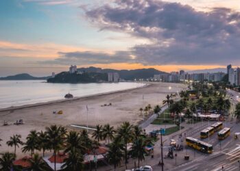 Essa cidade do litoral paulista, fundada em 1532, foi a primeira do Brasil e guarda marcos da colonização portuguesa