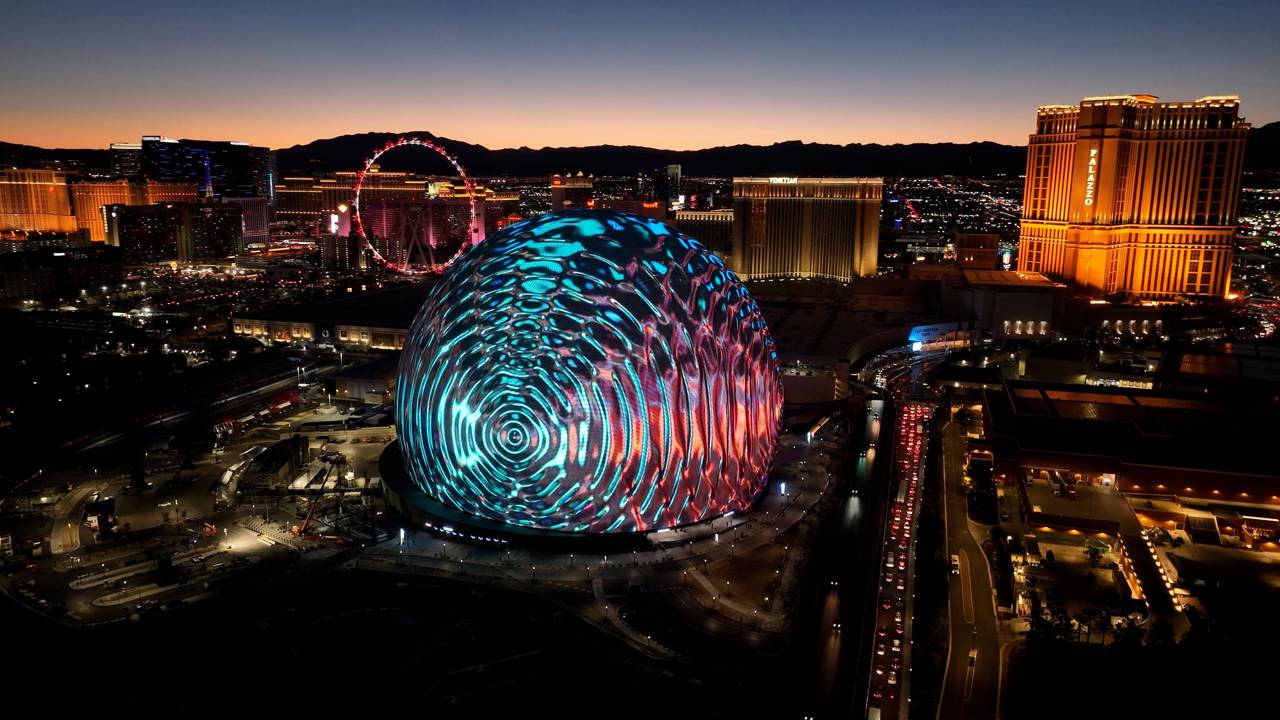 Com um custo de US$ 2,3 bilhões e 54 mil metros quadrados de LED, a Sphere em Las Vegas, com 111 metros de altura, tornou-se a maior estrutura esférica do planeta