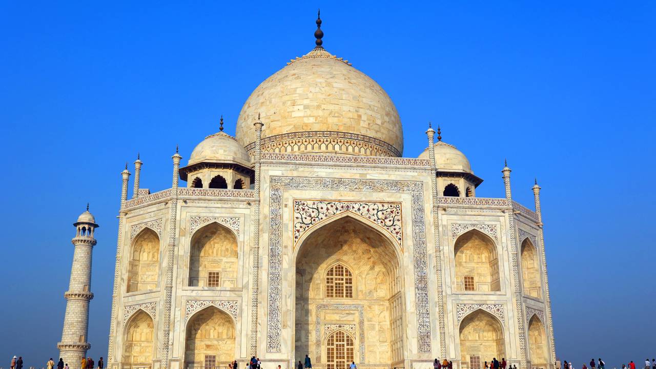 O Taj Mahal guarda uma história de amor, luto, poder imperial e arte que encanta milhões até hoje