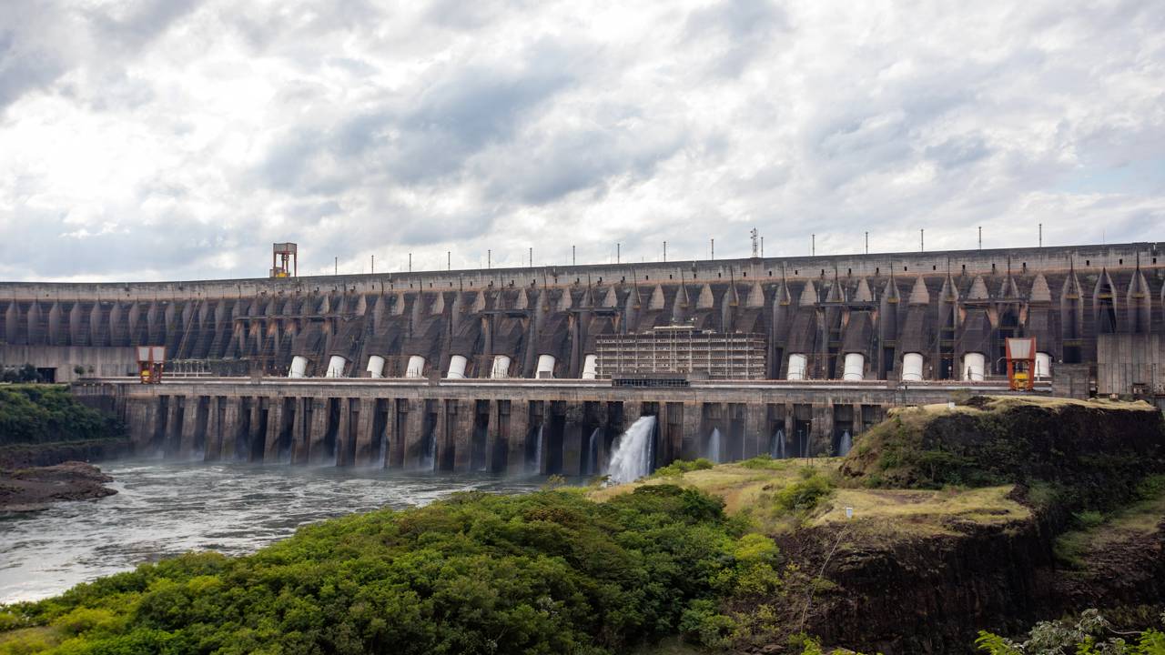 Com 20 turbinas e gestão binacional, Itaipu é uma das maiores hidrelétricas do mundo em geração de energia