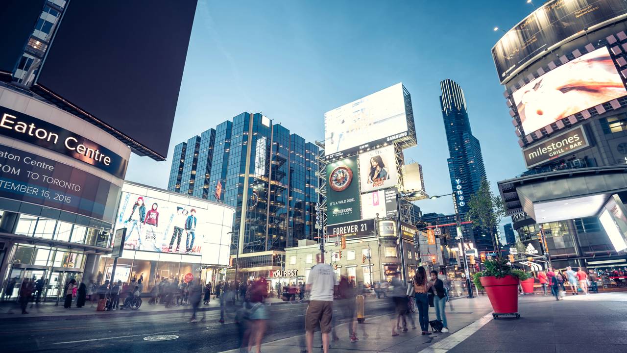 Rua no Canadá ganha fama por seus 1.896 km de extensão, pois o trajeto de 1794 atravessa florestas, sendo uma das vias mais longas do mundo