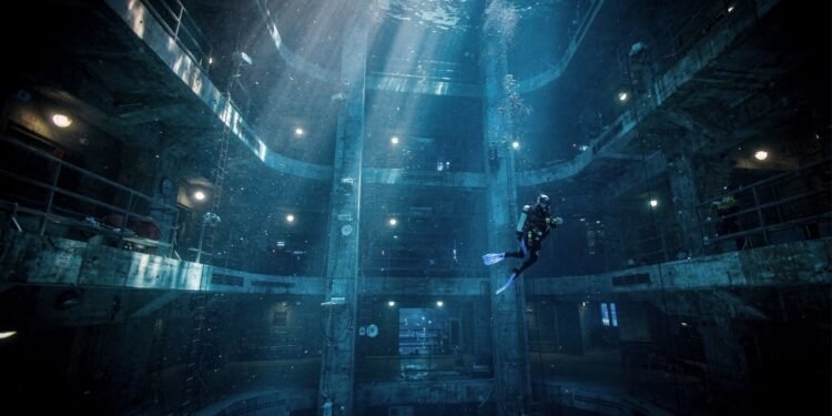 A piscina mais funda do mundo? Com 60 metros de profundidade, cidade submersa e cavernas artificiais, Deep Dive Dubai desafia a engenharia