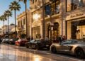 Rua de Beverly Hills ganha fama por seus 3 quarteirões de luxo, pois suas lojas de grife viraram o destino de compras mais caro e famoso do mundo