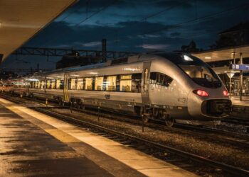 Renascimento das viagens noturnas: novas cabines privadas com chuveiro e cama de casal fazem trens europeus competirem com hotéis