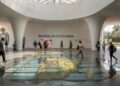Com seu mapa sob piso de vidro e 4 mil peças de arte, o Pavilhão da Criatividade de Niemeyer virou o maior centro de arte popular da América Latina