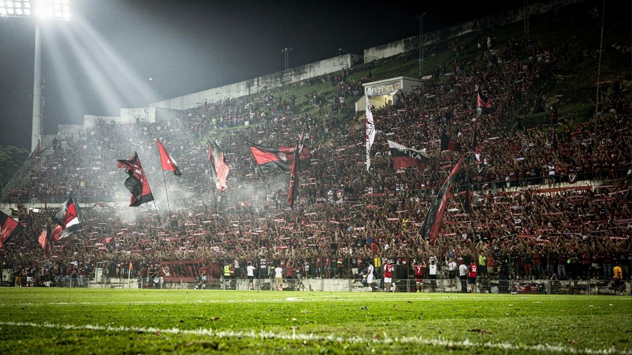 Com capacidade para 30.618 pessoas e inaugurado em 1986, o Estádio Barradão tornou-se a fortaleza do Vitória e um ícone do futebol em Salvador