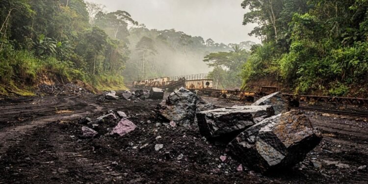 Esqueça o chumbo e o zinco, pois este minério do Amapá é essencial para o aço e move a economia do Norte, sendo a base da siderurgia