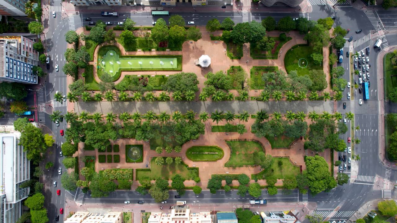 A "Capital dos Botecos"de Minas Gerais chama atenção ao unir noites animadas, gastronomia típica e um dos melhores padrões de vida do país
