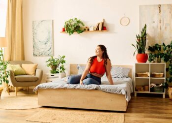 O uso de plantas vibrantes na decoração é o segredo biológico capaz de transformar o humor dos moradores e a estética dos ambientes internos - Créditos: depositphotos.com / HayDmitriy