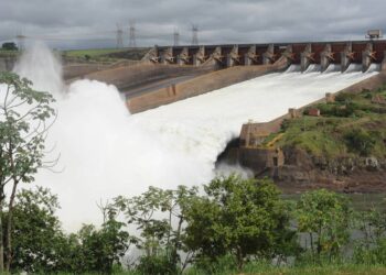 Energia elétrica ajuda no mês, mas segue como risco no ano (Foto: depositphotos.com / Fotoember )