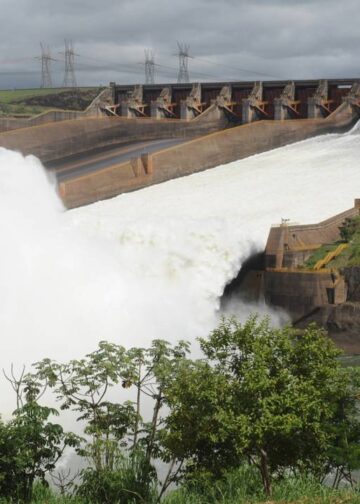 Energia elétrica ajuda no mês, mas segue como risco no ano (Foto: depositphotos.com / Fotoember )