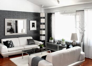 Usar espelhos na decoração pode ampliar visualmente salas e quartos pequenos