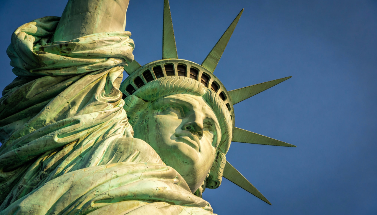 Por que a Estátua da Liberdade mudou de cor? A história da oxidação, da poluição e das decisões para preservá-la