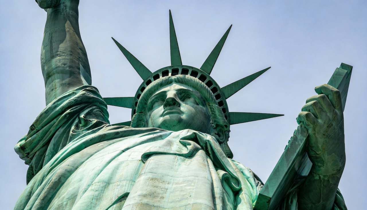 Por que a Estátua da Liberdade mudou de cor? A história da oxidação, da poluição e das decisões para preservá-la