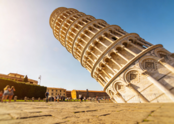 Por que a Torre de Pisa nunca caiu? A história de erros de engenharia, reforços ocultos e séculos de tentativas de correção