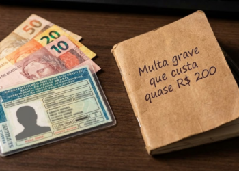 Parece exagero, mas andar na rua com o som do carro acima desse volume pode custar R$ 195 e 5 pontos na CNH