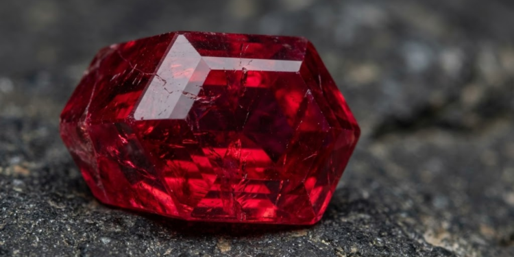 Raridade extrema de uma gema que surge apenas uma vez a cada 150 mil diamantes nos EUA