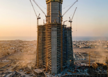 Após alguns anos obras do prédio de 1.000 metros voltam a todo vapor e promete ser entregue até 2028