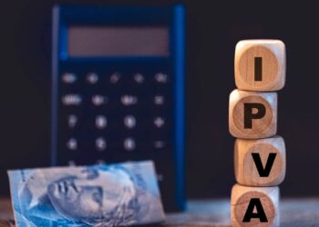 Parcelar ou pagar à vista? Veja como escolher a melhor forma de quitar o IPVA 2026 sem desequilibrar suas finanças