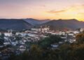 Ouro Preto brilha com o barroco de Aleijadinho e a história viva da antiga Vila Rica // Créditos: depositphotos.com / diegograndi