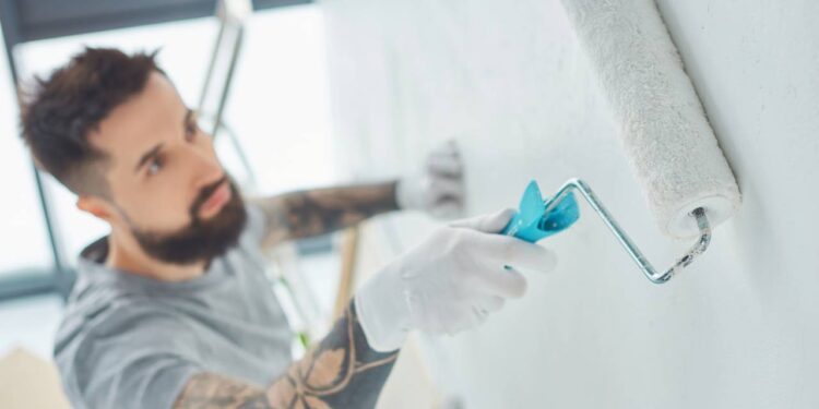 Renovar uma parede de casa pode sair por menos do que muita gente imagina