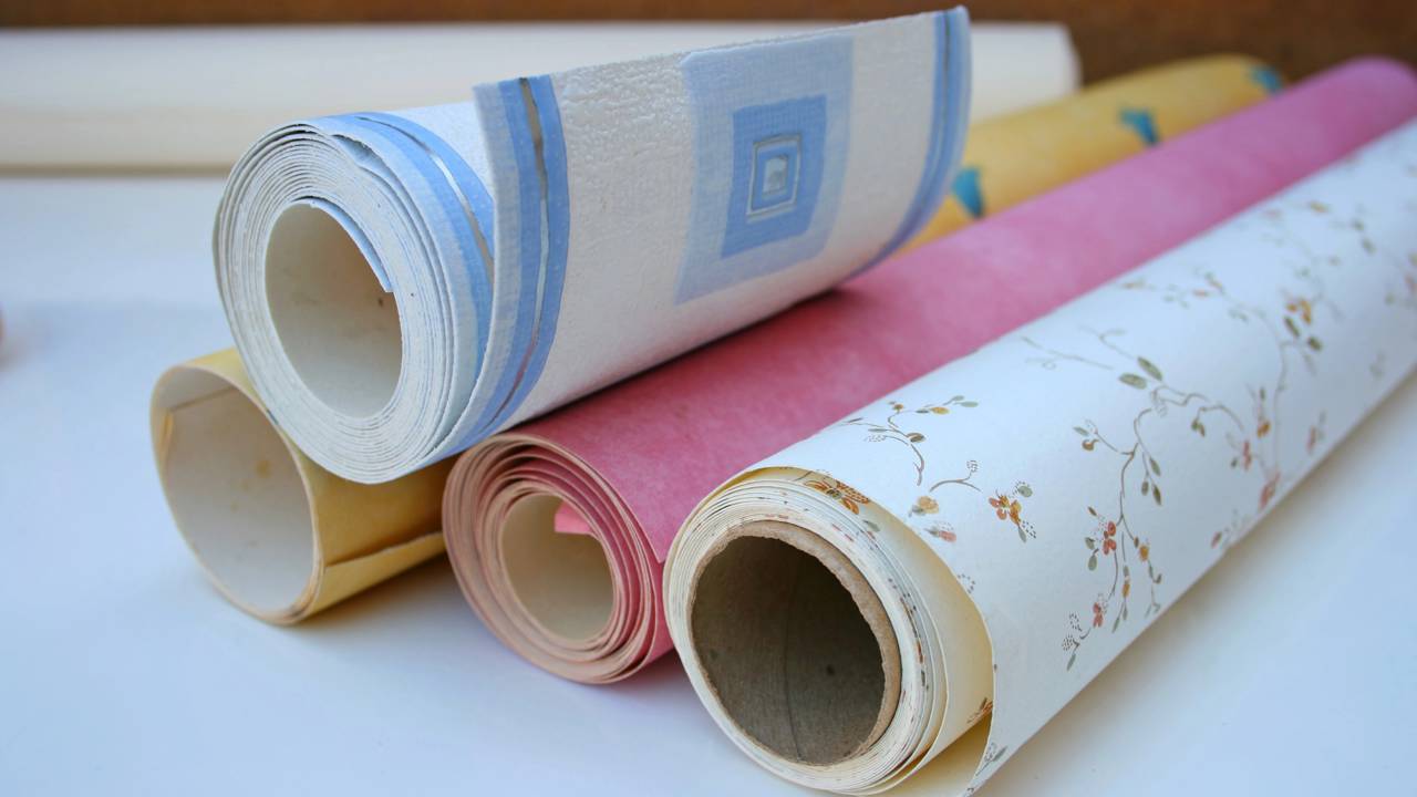 Papel vinílico, adesivo ou 3D? Veja quanto custa cada tipo de papel de parede e qual vale mais a pena em 2026