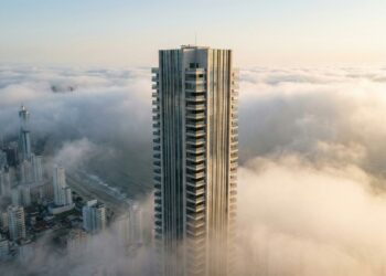 Balneário Camboriú terá a maior torre residencial do mundo com mais de 130 andares, elevador para carros e mansões suspensas de alto padrão