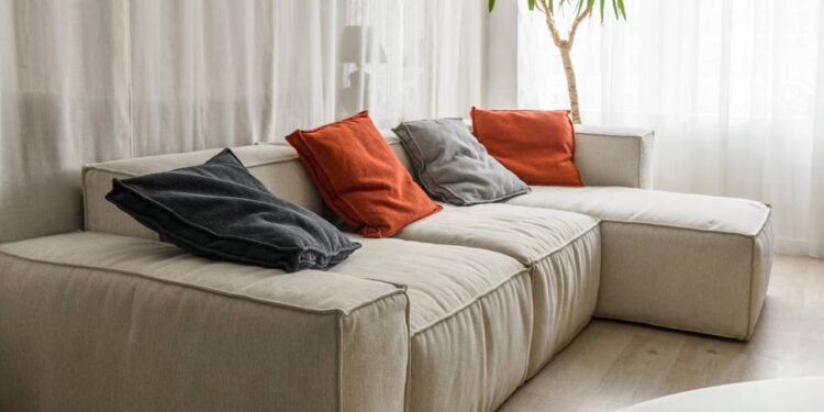 Do básico ao retrátil: quanto custa um sofá novo em 2026 e o que considerar antes da compra para não gastar à toa