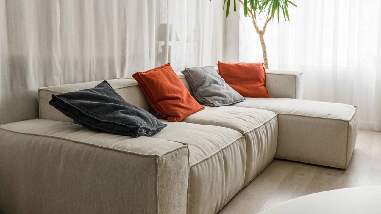 Do básico ao retrátil: quanto custa um sofá novo em 2026 e o que considerar antes da compra para não gastar à toa