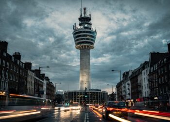 Projetada para suportar explosões nucleares, a torre cilíndrica de Londres era um segredo de Estado e agora será transformada em um hotel de luxo
