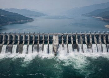 Com 2,3 km de extensão e 181 metros de altura, a barragem no Rio Yangtzé tornou-se a maior usina hidrelétrica e obra de engenharia de todo o mundo