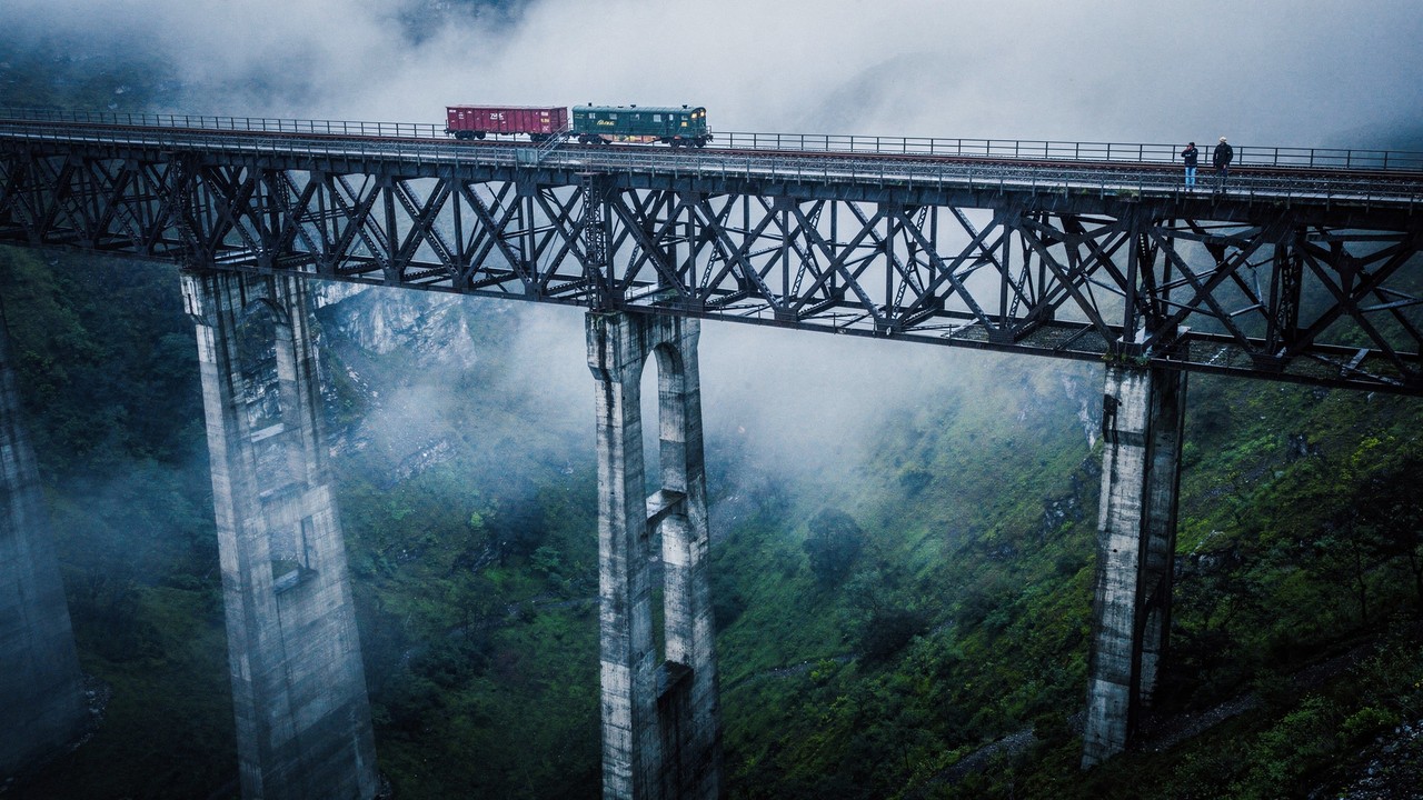 Com 143 metros de altura sobre um abismo no Rio Grande do Sul, o viaduto ferroviário mais alto das Américas treme a cada passagem de comboio de carga