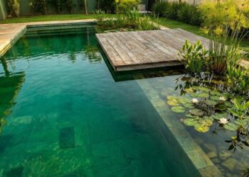 Quem busca um refúgio particular em casa tem encontrado na piscina sem cloro a solução ideal para unir lazer e sustentabilidade