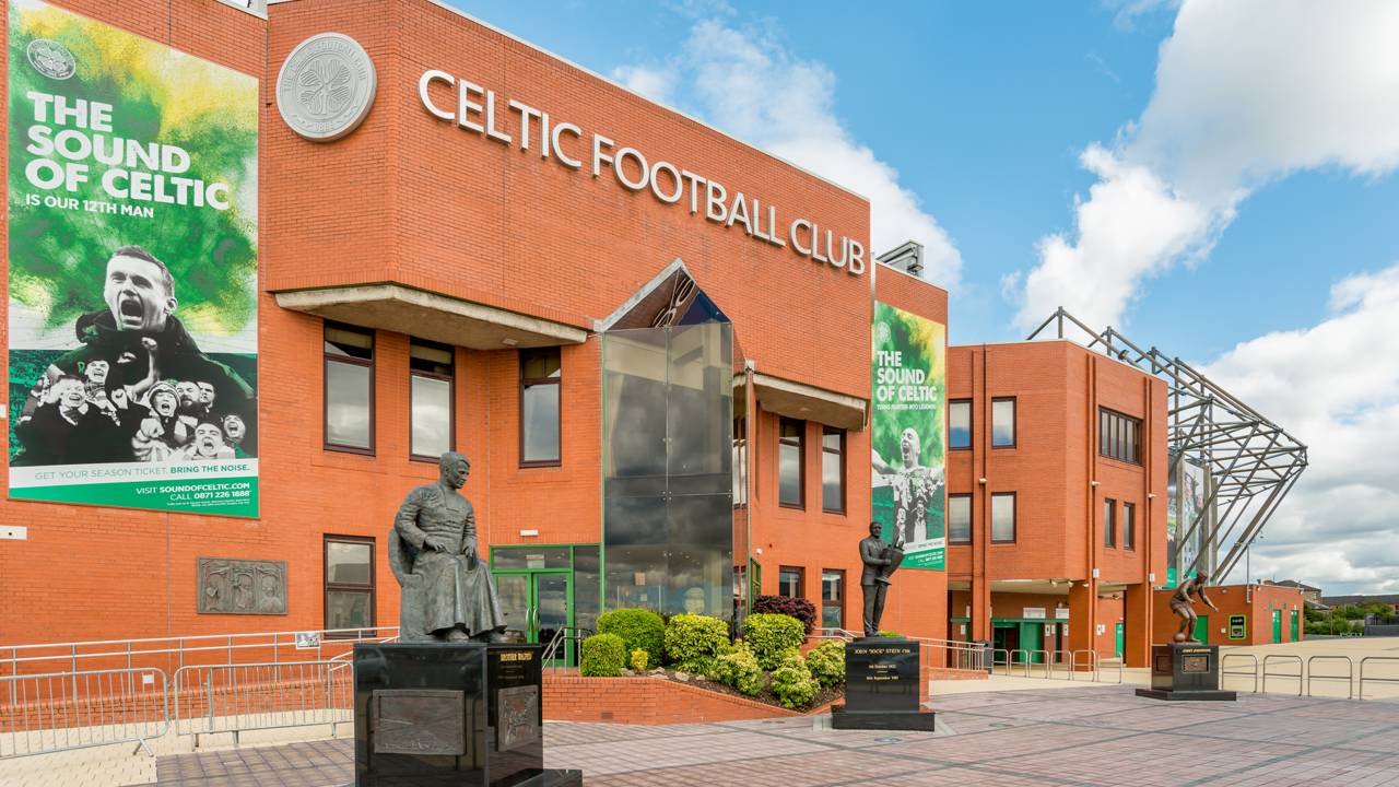 Com 60.411 assentos e fundado em 1892, o Celtic Park tornou-se o maior estádio de futebol da Escócia e um dos templos mais vibrantes da Europa