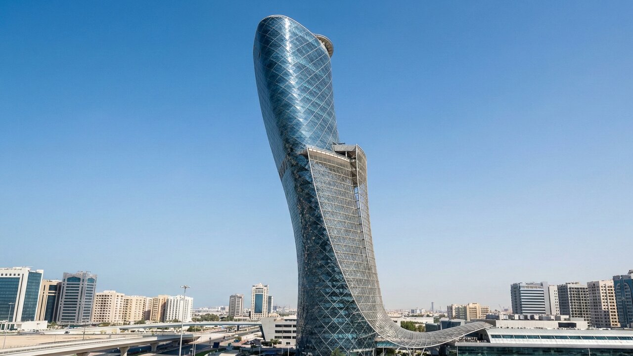 Com inclinação de 18 graus e 490 estacas de fundação, o edifício de Abu Dhabi usa um núcleo curvo para desafiar a gravidade e não tombar