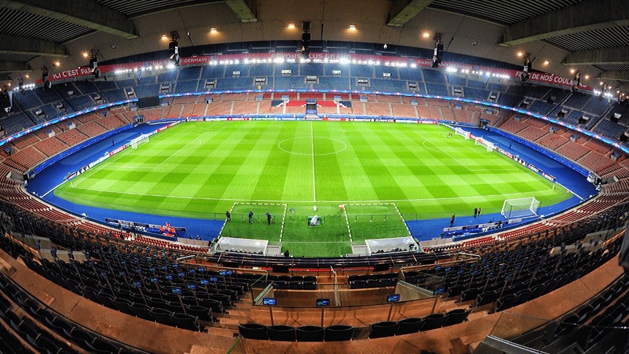 Com capacidade para 47.929 torcedores e estrutura de 1972, o Parc des Princes tornou-se o coração pulsante do futebol e o lar oficial do PSG em Paris